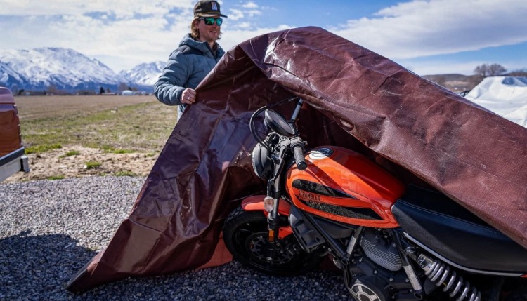 அதிகபட்ச பாதுகாப்பு மற்றும் நீடித்துழைப்புக்கான சிறந்த சரக்கு தார்பாலின் தேர்வு செய்வது எப்படி